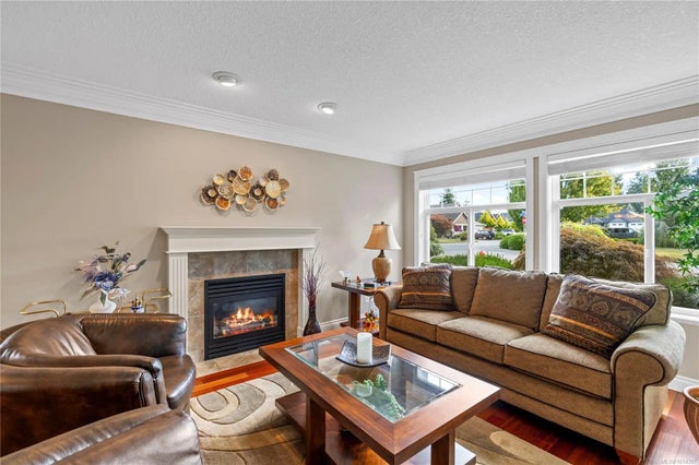 3 of 26 - 698 Abernathy Pl, Parksville, BC