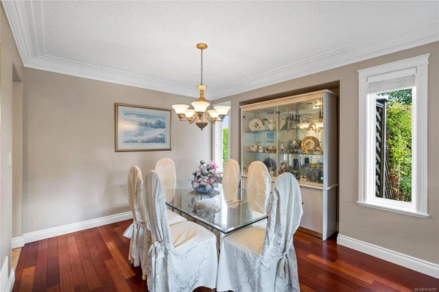 4 of 26 - 698 Abernathy Pl, Parksville, BC