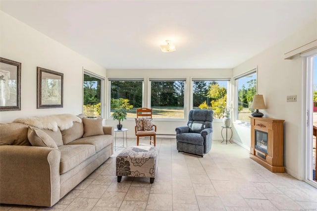 4 of 34 - 2402 Cross Rd, Nanoose Bay, BC
