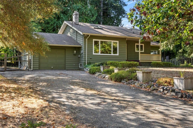 1 of 47 - 502 Quatna Rd, Qualicum Beach, BC