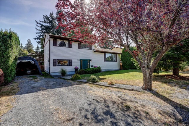 4 of 41 - 3791 Uplands Dr, Nanaimo, BC