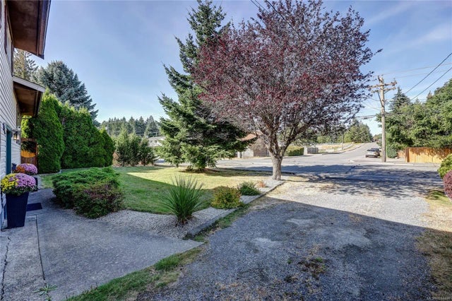 5 of 41 - 3791 Uplands Dr, Nanaimo, BC