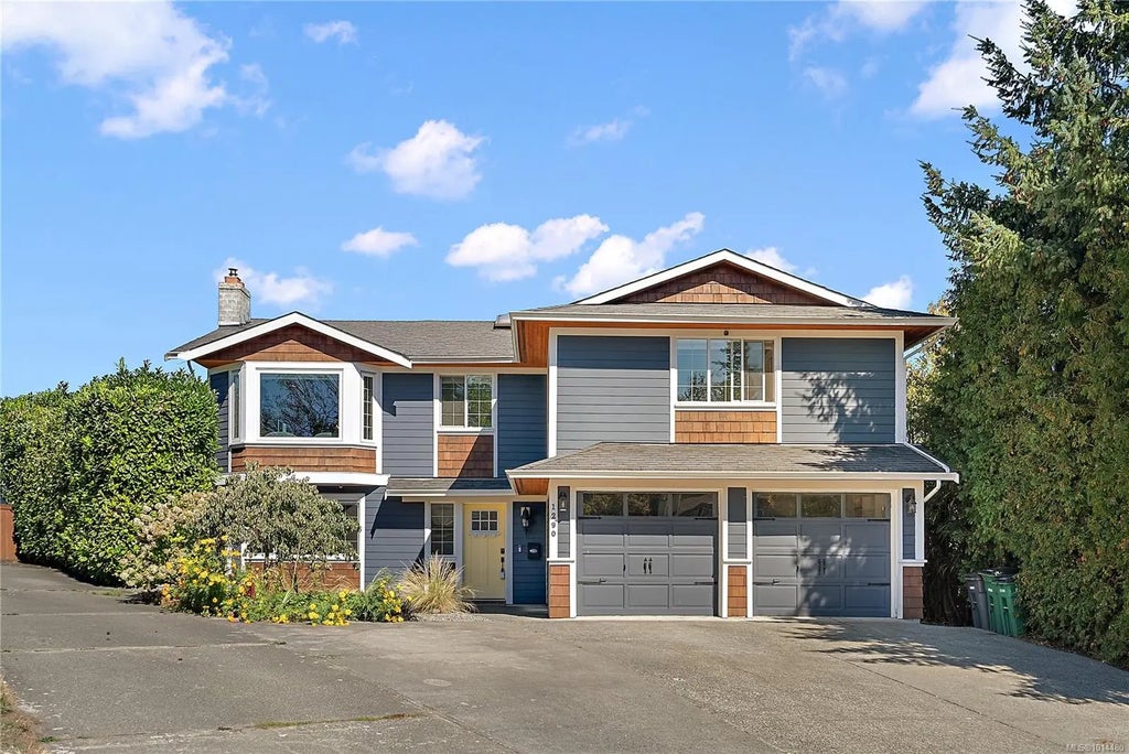1290 Lidgate Crt, Saanich