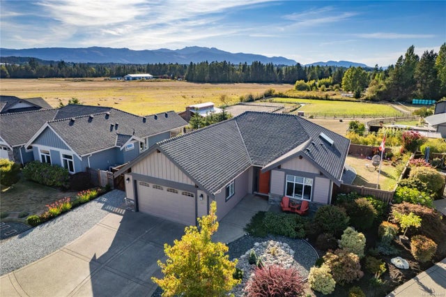 1 of 54 - 527 Ridgefield Dr, Parksville, BC