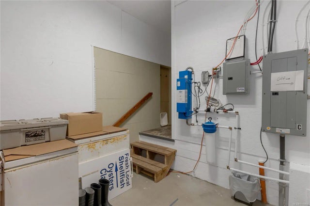 4 of 33 - 657 Industrial Way C, Quadra Island, BC