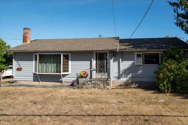 1 of 34 - 330 Temple St, Parksville, BC