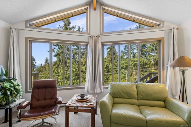 2 of 41 - 3122 Dolphin Dr, Nanoose Bay, BC