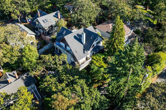 1 of 68 - 1043/1045 Belmont Ave, Victoria, BC