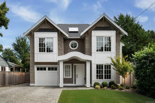 1 of 38 - 2639 Victor St, Victoria, BC