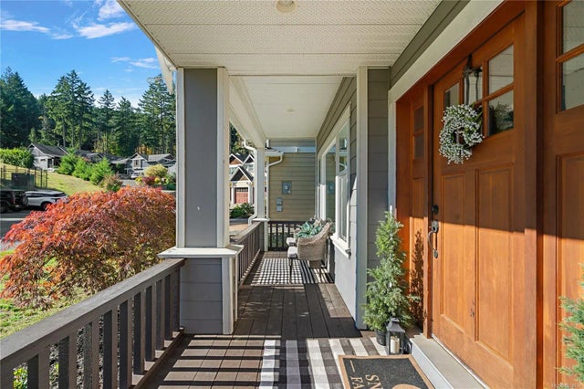 3 of 35 - 768 Hanbury Pl, Highlands, BC