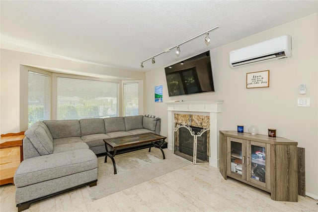 2 of 38 - 165 Lake Park Rd, Lake Cowichan, BC