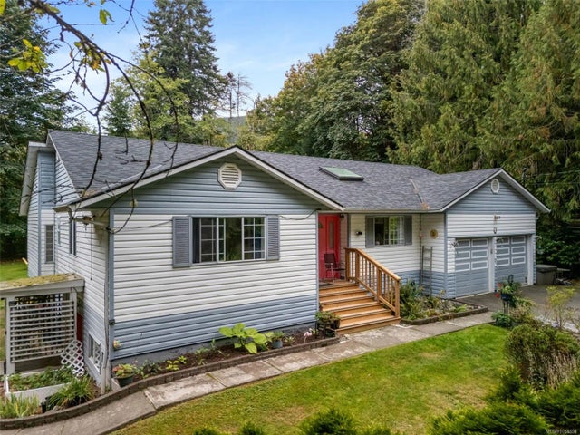 1 of 52 - 10258 Sutton Rd, Honeymoon Bay, BC