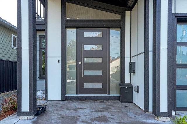 3 of 52 - 2555 Sinclair Rd, Saanich, BC