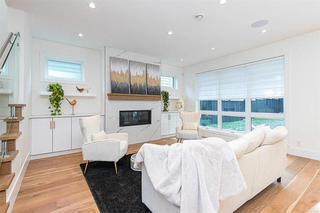 5 of 52 - 2555 Sinclair Rd, Saanich, BC