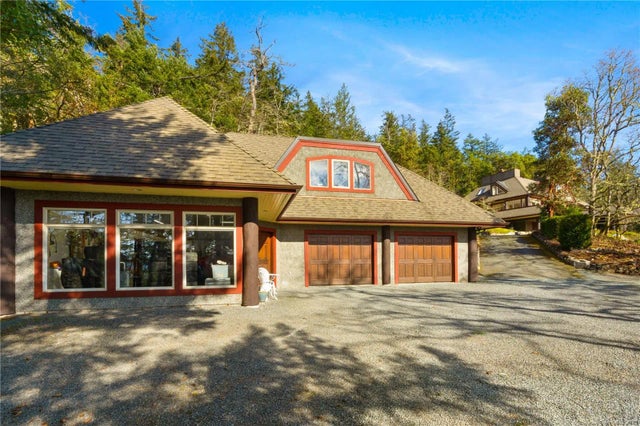 3 of 60 - 8242 Thomson Pl, Central Saanich, BC