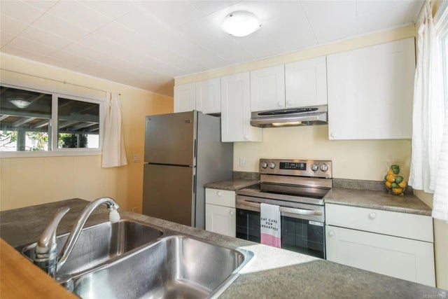 3 of 30 - 575 Arbutus St 16, Qualicum Beach, BC