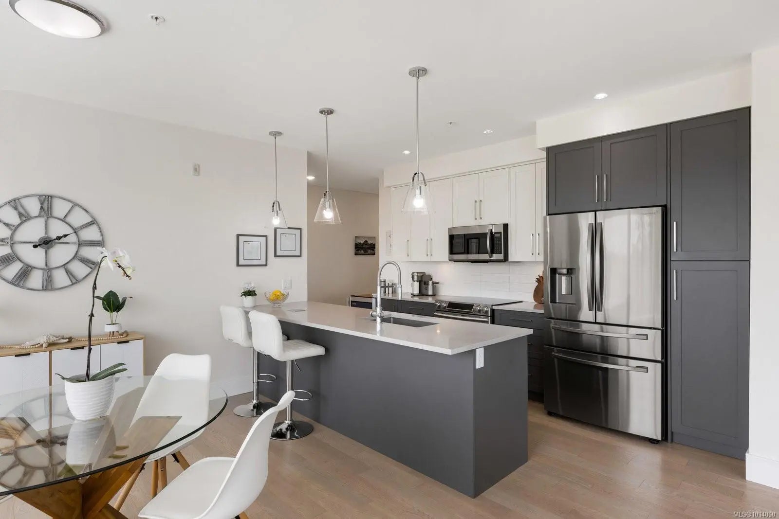 MLS Number 1014800 in the city of Sidney Homes for Sale by , the zipcode of V8L 1W3