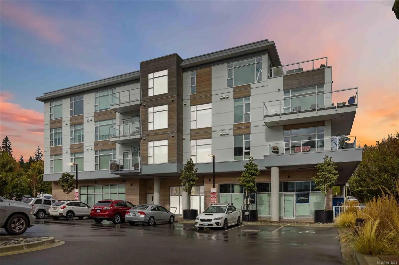 Saanich Real Estate - MLS # 1014804, Residential real estate for Sale in , MLS Listings # 1014804