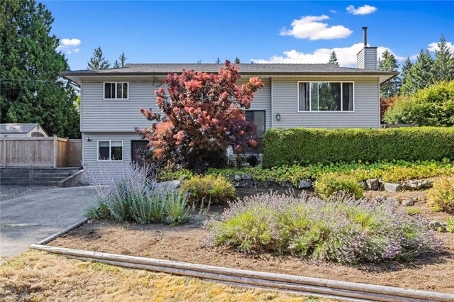 1 of 51 - 626 Tyee Cres, Qualicum Beach, BC