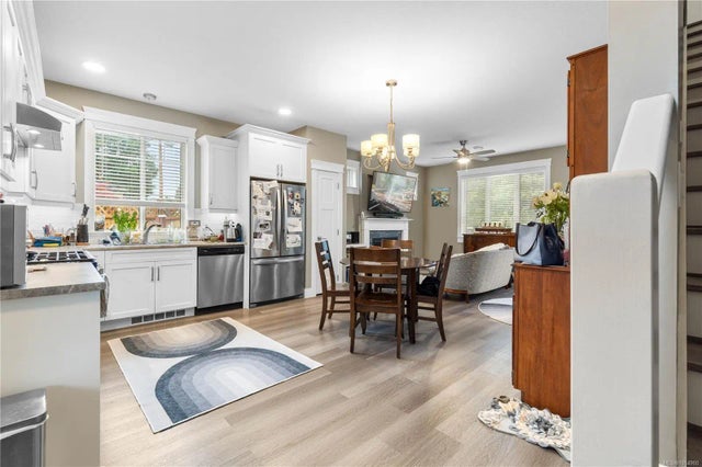 4 of 31 - 509 Pine St, Nanaimo, BC