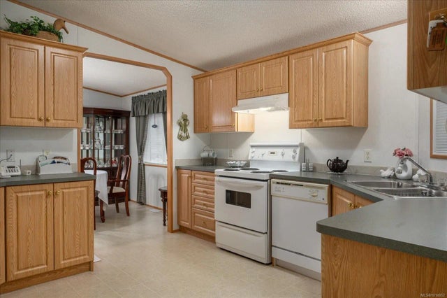 2 of 27 - 1247 Arbutus Rd 20, Parksville, BC
