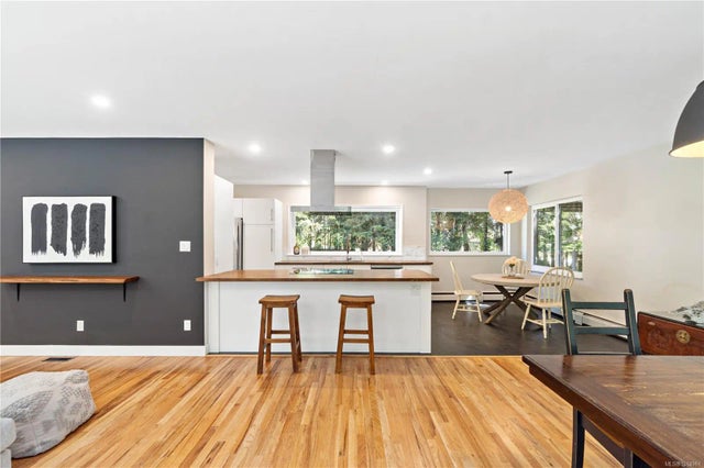 3 of 40 - 3365 Departure Bay Rd, Nanaimo, BC