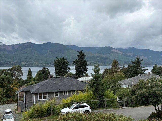 4 of 14 - 10667 Cedar Dr, Youbou, BC