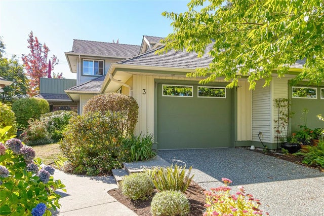 2 of 52 - 340 Young St 3, Parksville, BC