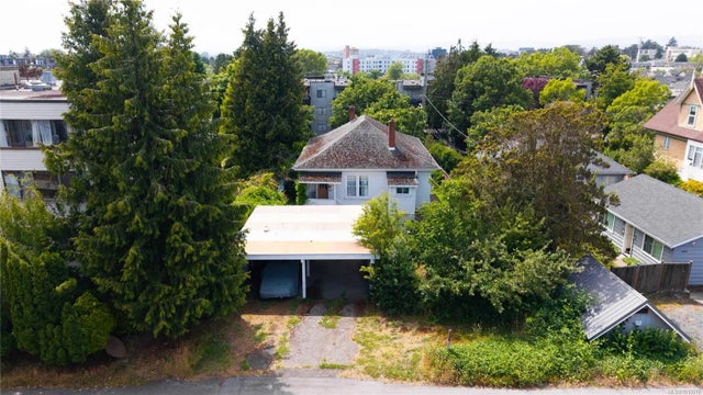 4 of 35 - 2639 Prior St, Victoria, BC