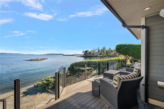 1 of 47 - 10206 Surfside Pl, Sidney, BC