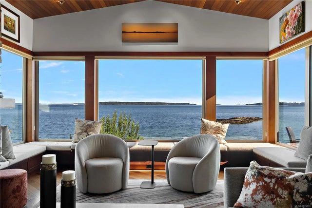 2 of 47 - 10206 Surfside Pl, Sidney, BC