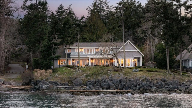 1 of 47 - 2616 Queenswood Lane, Saanich, BC