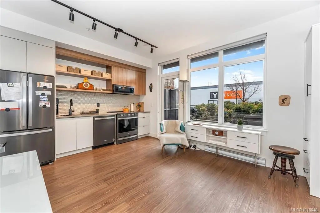 Residential Real Estate for Sale at 515 Chatham St 219 in the city of Victoria by MLS #1015048