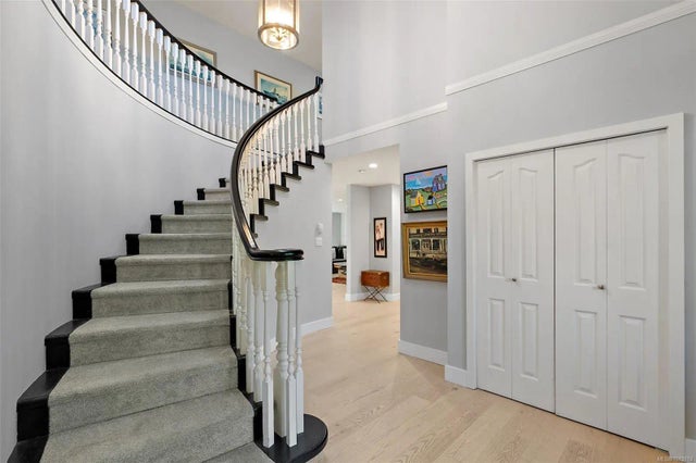 5 of 56 - 2023 Runnymede Ave, Oak Bay, BC