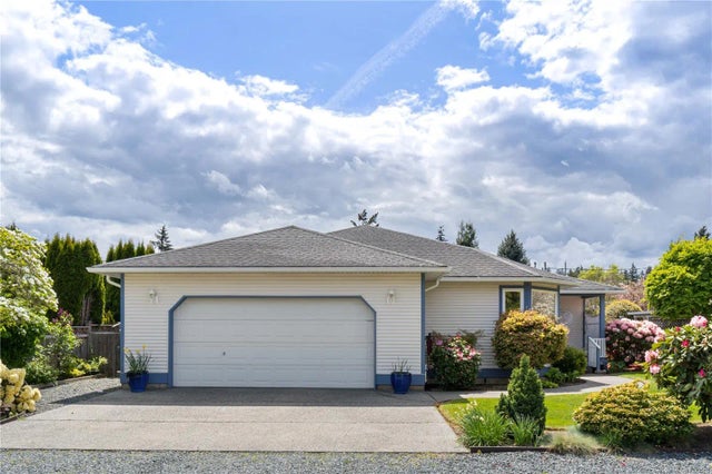 1 of 64 - 785 Nicolls Dr, Parksville, BC