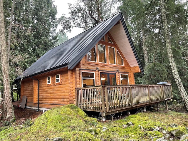 1 of 17 - 2647 Galleon Way, Pender Island, BC