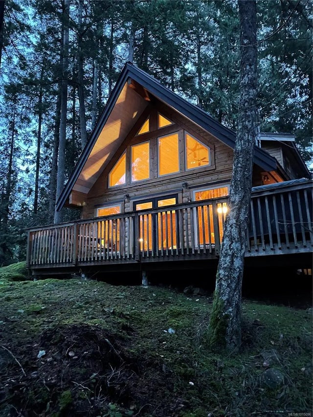 2 of 17 - 2647 Galleon Way, Pender Island, BC
