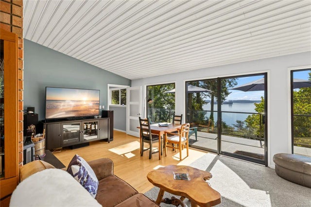 1 of 54 - 2530 Spring Beach Dr, Gabriola Island, BC