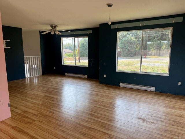 3 of 4 - 1654 Cedar Rd, Nanaimo, BC