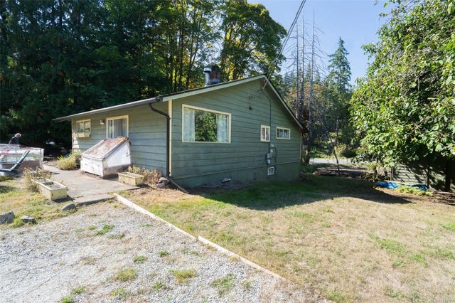 1 of 21 - 110 Ross Rd, Salt Spring, BC
