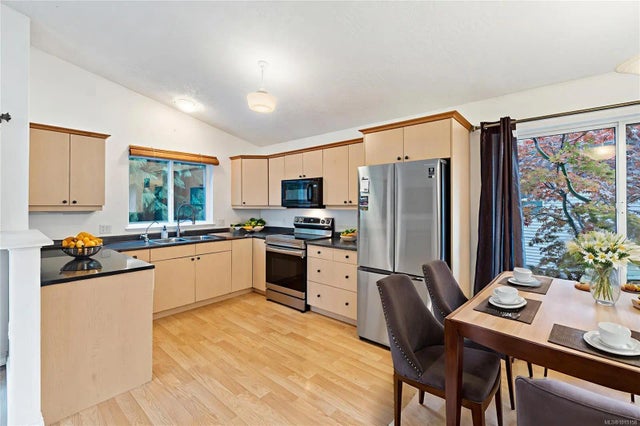 2 of 35 - 1684 Lailah's Loop, Qualicum Beach, BC