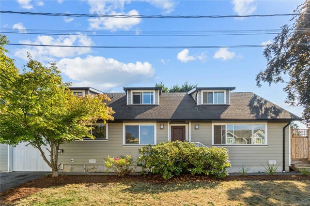 1 of 65 - 222 Morison Ave, Parksville, BC