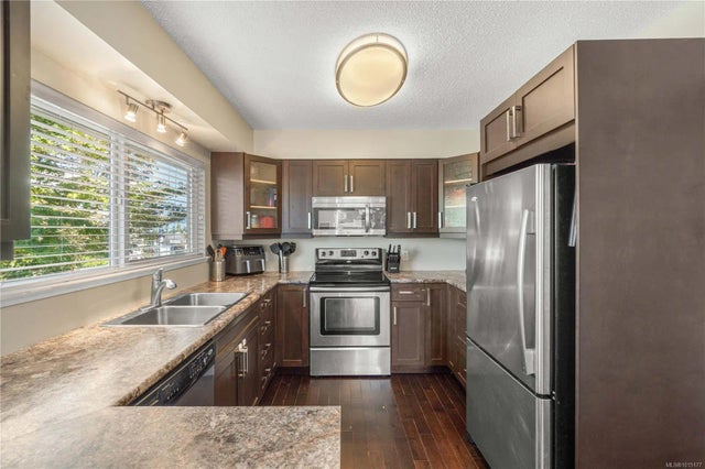 2 of 65 - 222 Morison Ave, Parksville, BC