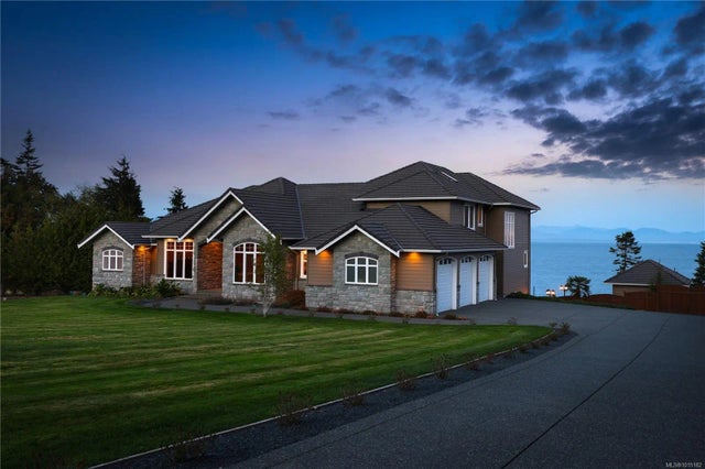 3 of 51 - 6480 Eagles Dr, Courtenay, BC