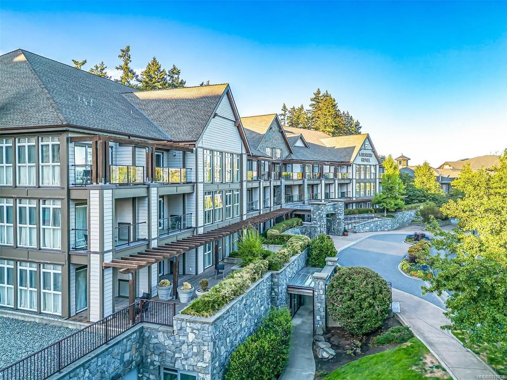 1376 Lynburne Pl 205/207d, Langford