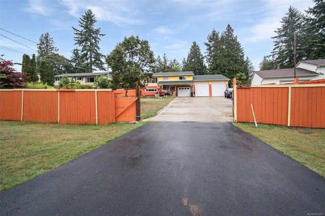 2 of 23 - 5886 Broadway Rd, Nanaimo, BC