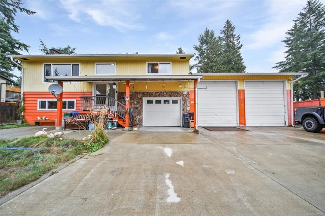 4 of 23 - 5886 Broadway Rd, Nanaimo, BC