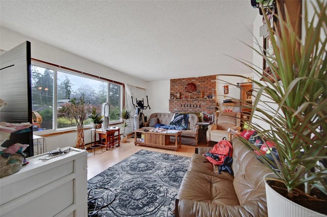 5 of 23 - 5886 Broadway Rd, Nanaimo, BC