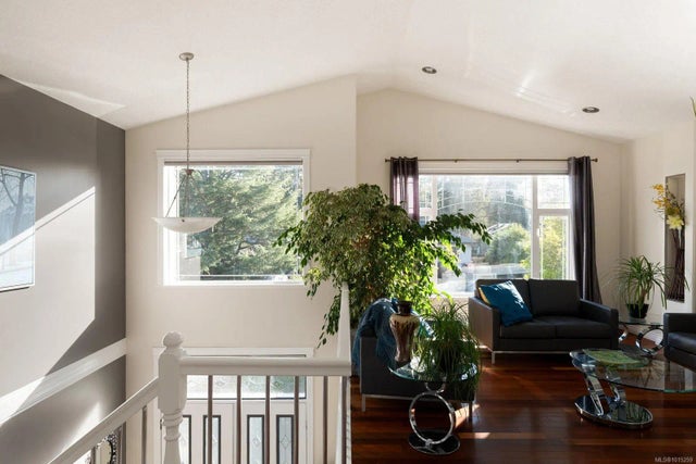 4 of 51 - 3908a Ascot Dr, Saanich, BC