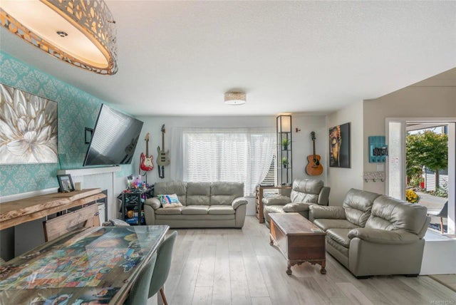 4 of 22 - 1104 Timberwood Dr, Nanaimo, BC